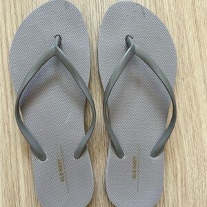 Old Navy Gray Flip Flops